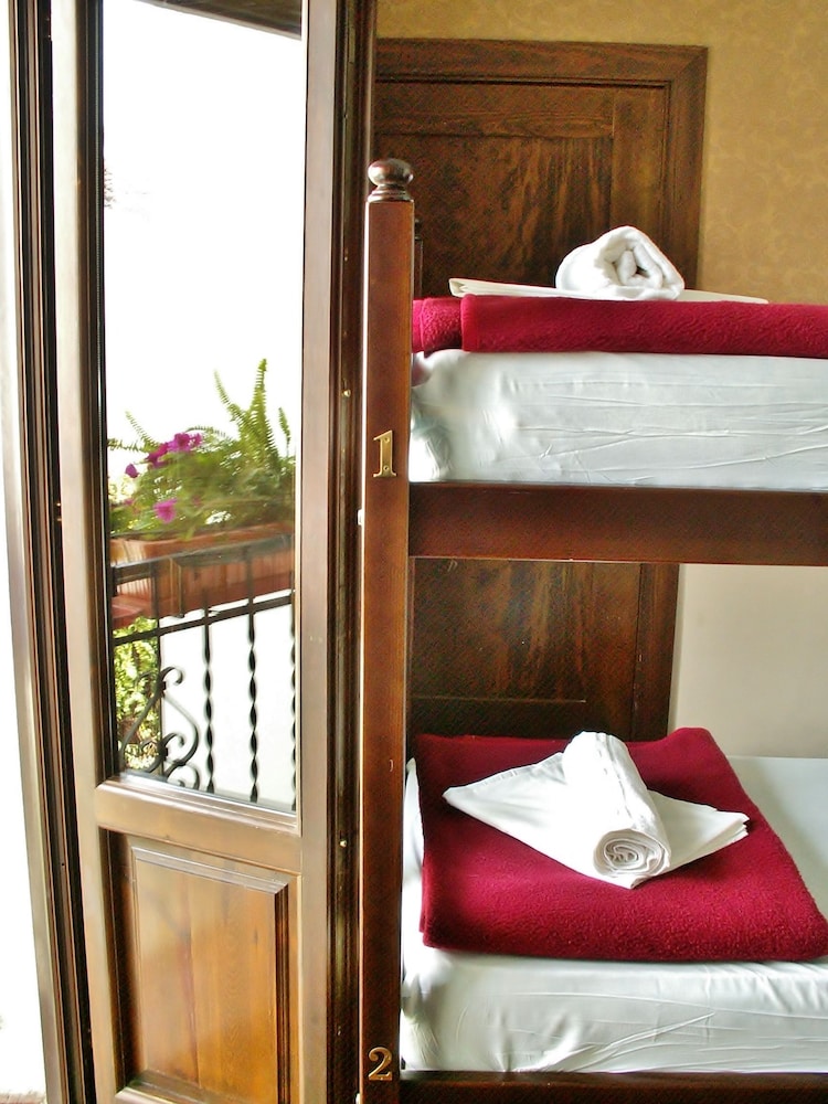 Oasis Backpackers Hostel Granada 17/50