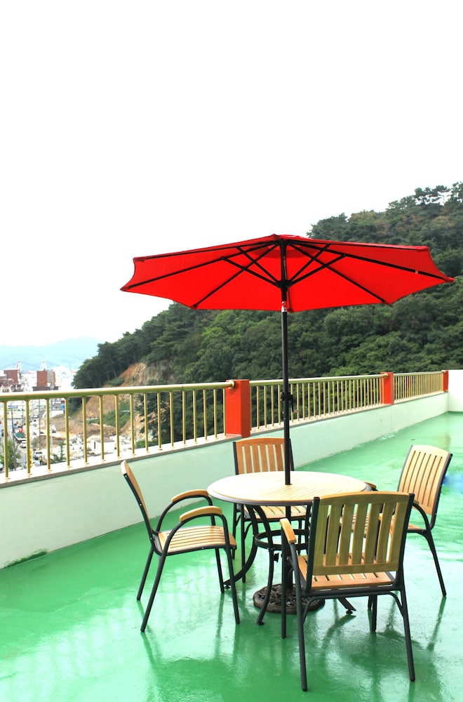 Tongyeong Anchovy Tourist Hotel 27/36