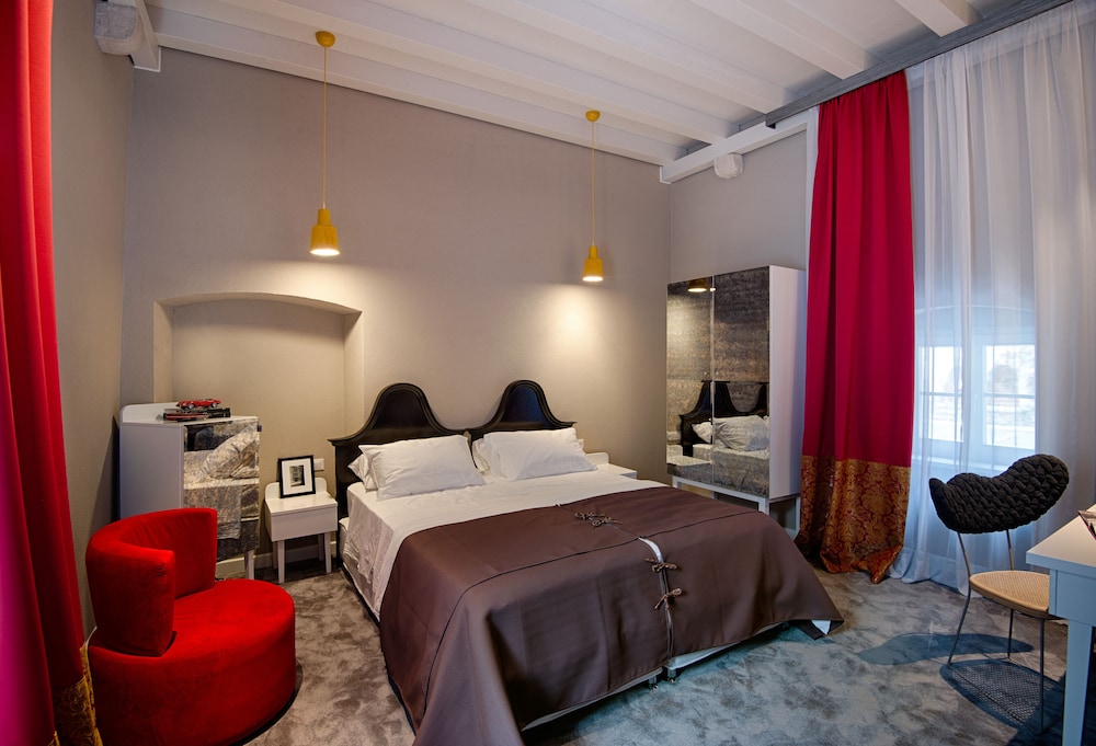 Xii Century Heritage Hotel 13/66