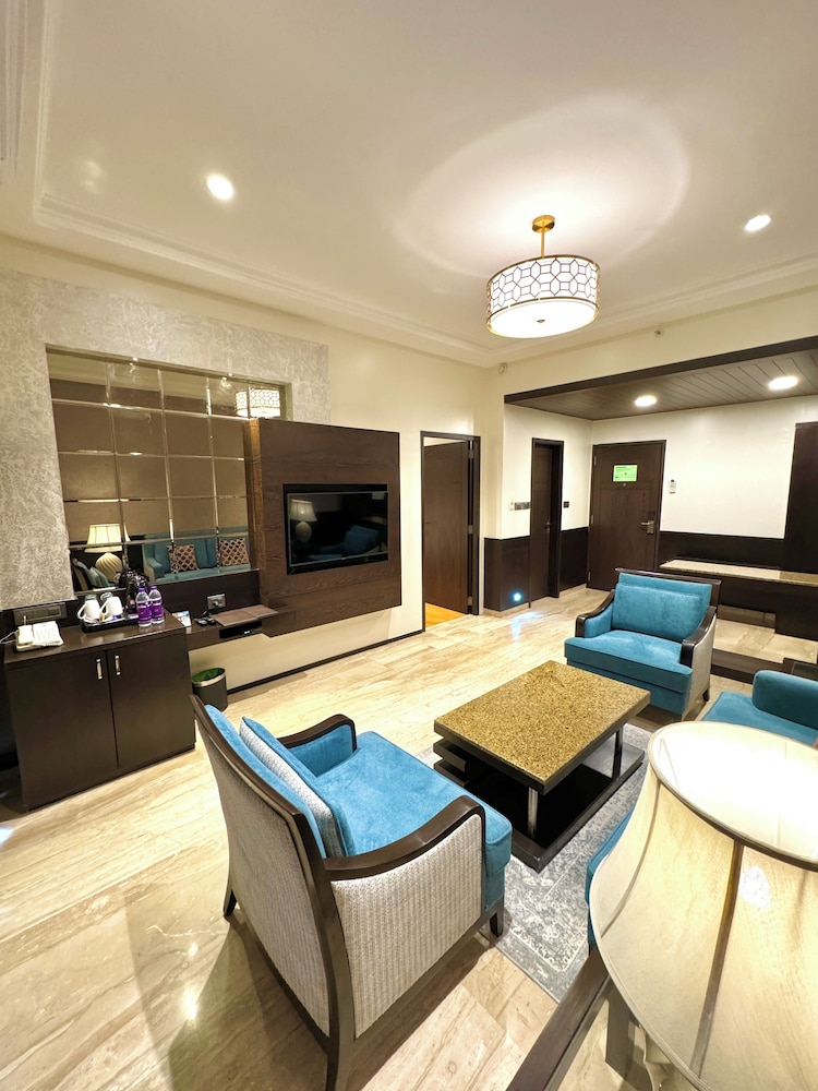 Hotel Express Inn 19/39