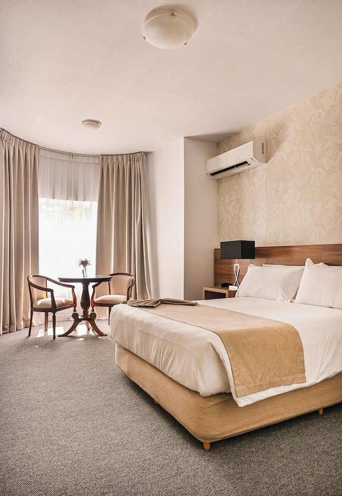 Parque Hotel Jean Clevers 28/78