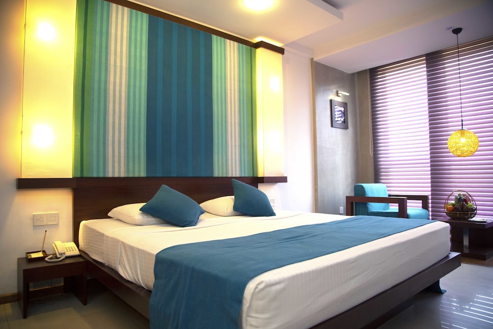 Topaz Hotel 19/60