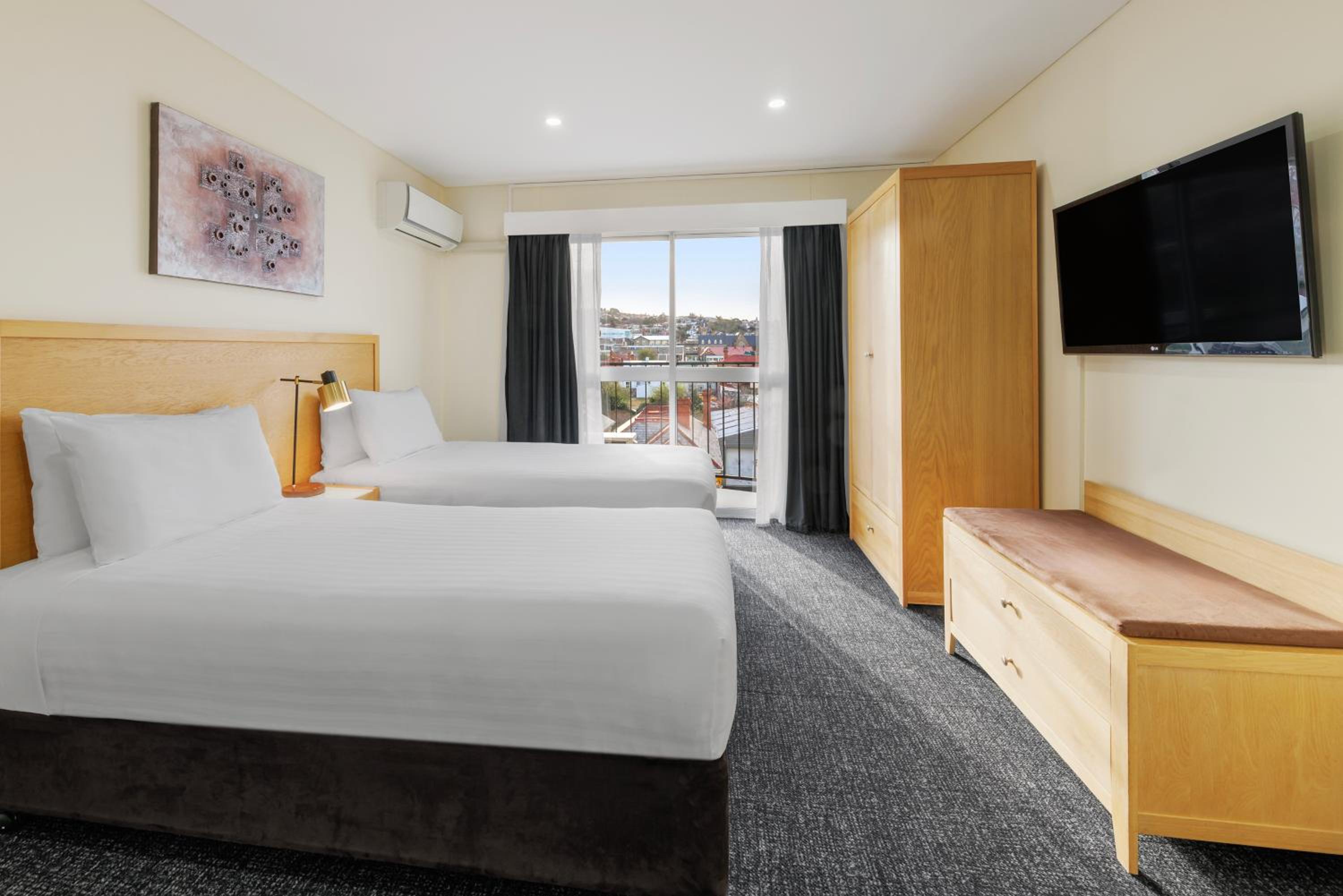 2 Bedrooms, Apartment