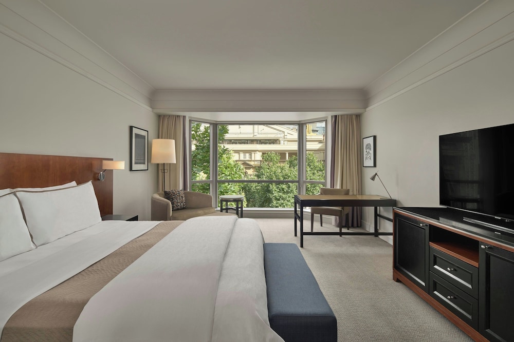 Deluxe, King Bed