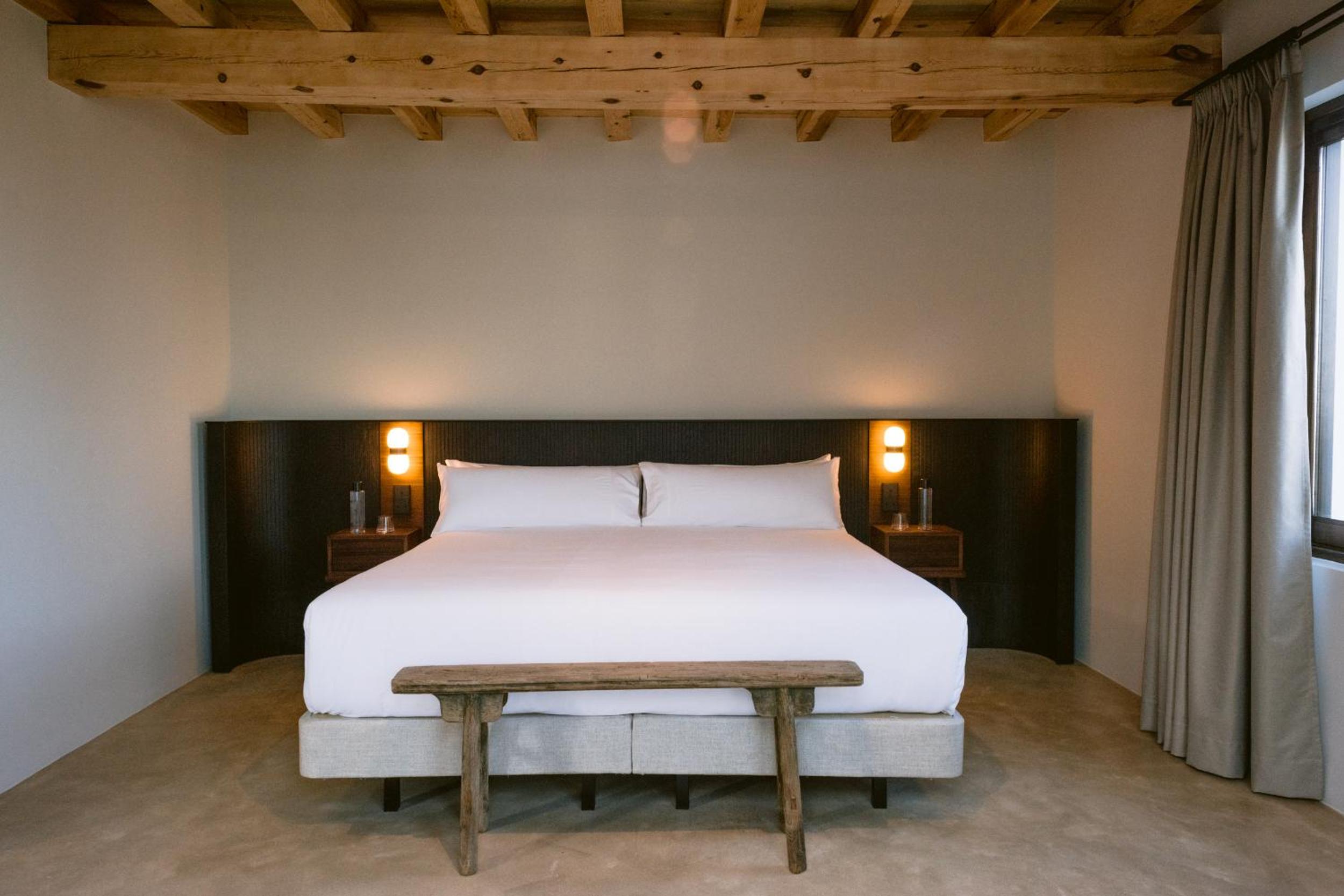Room, King Bed, Casa Maca 2/10