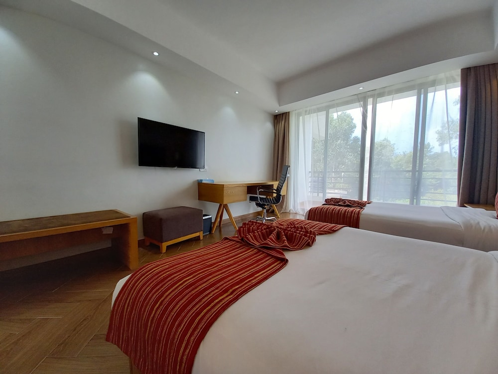 The Alps Hotel 14/36