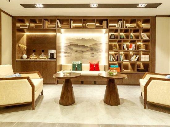 Fairyland Hotel (Kunming Nanping Pedestrian Street Baida) 35/42