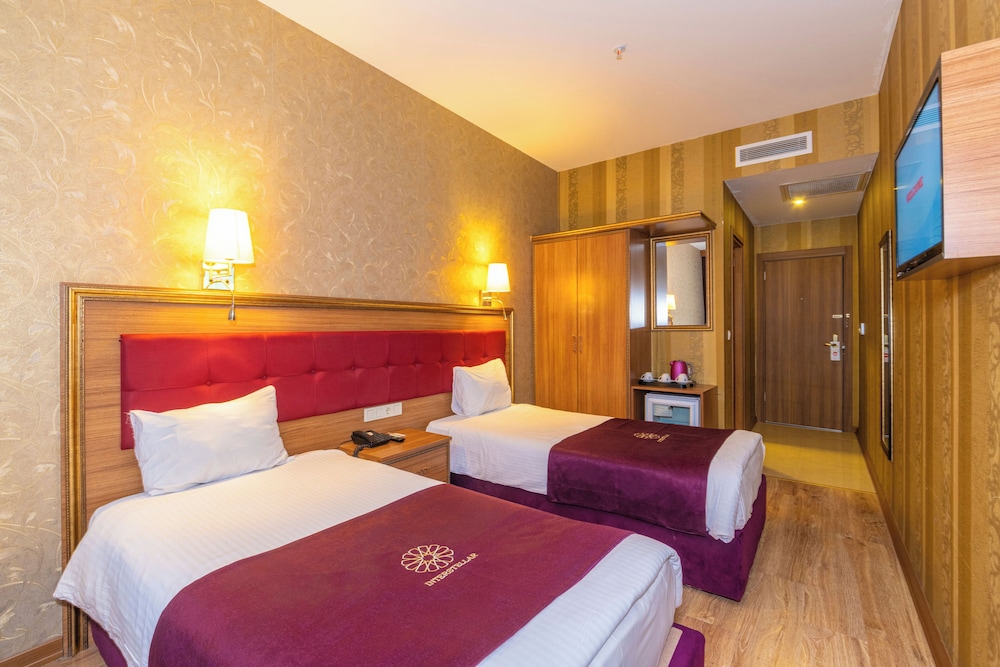 INTERSTELLAR HOTEL 20/59