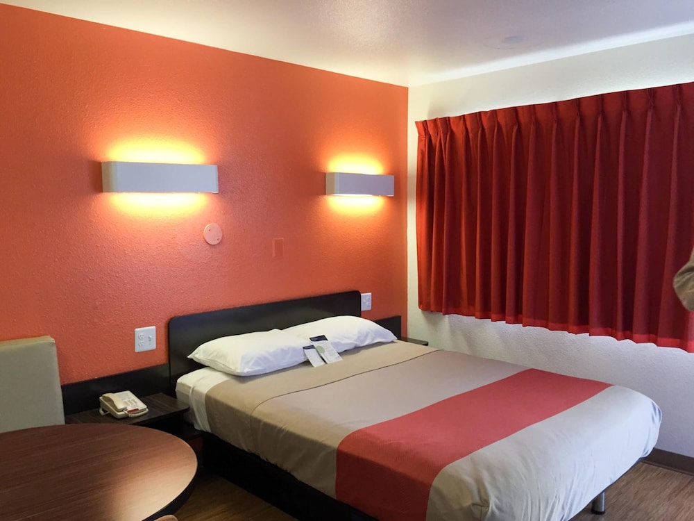 Motel6 Oroville, CA 29/48