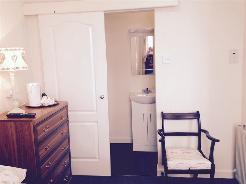 Hazelgrove Guest House 3/25