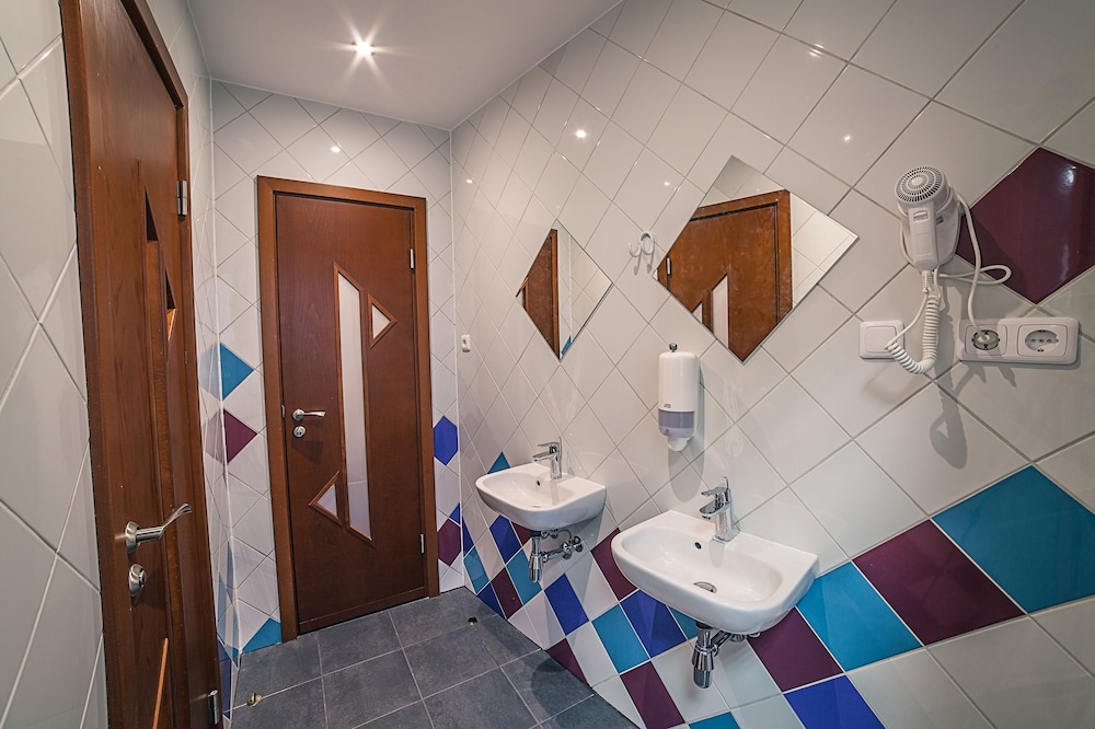 Mosaic Hotel 45/45