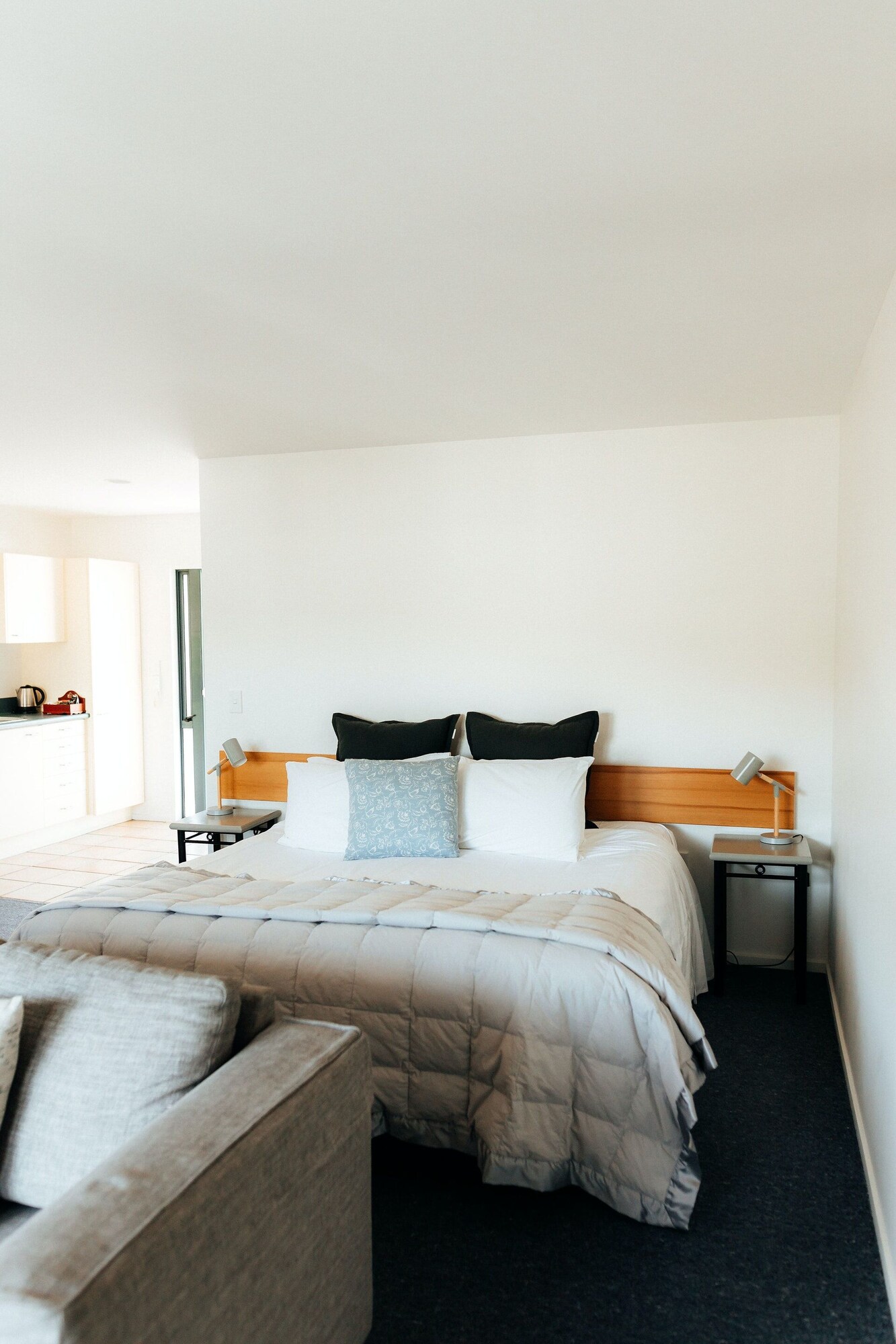 STUDIO, SEA VIEW, MIDDLE FLOOR