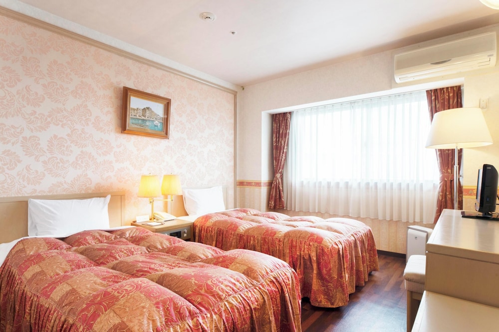 JAPANESE WESTERN, MAISONETTE