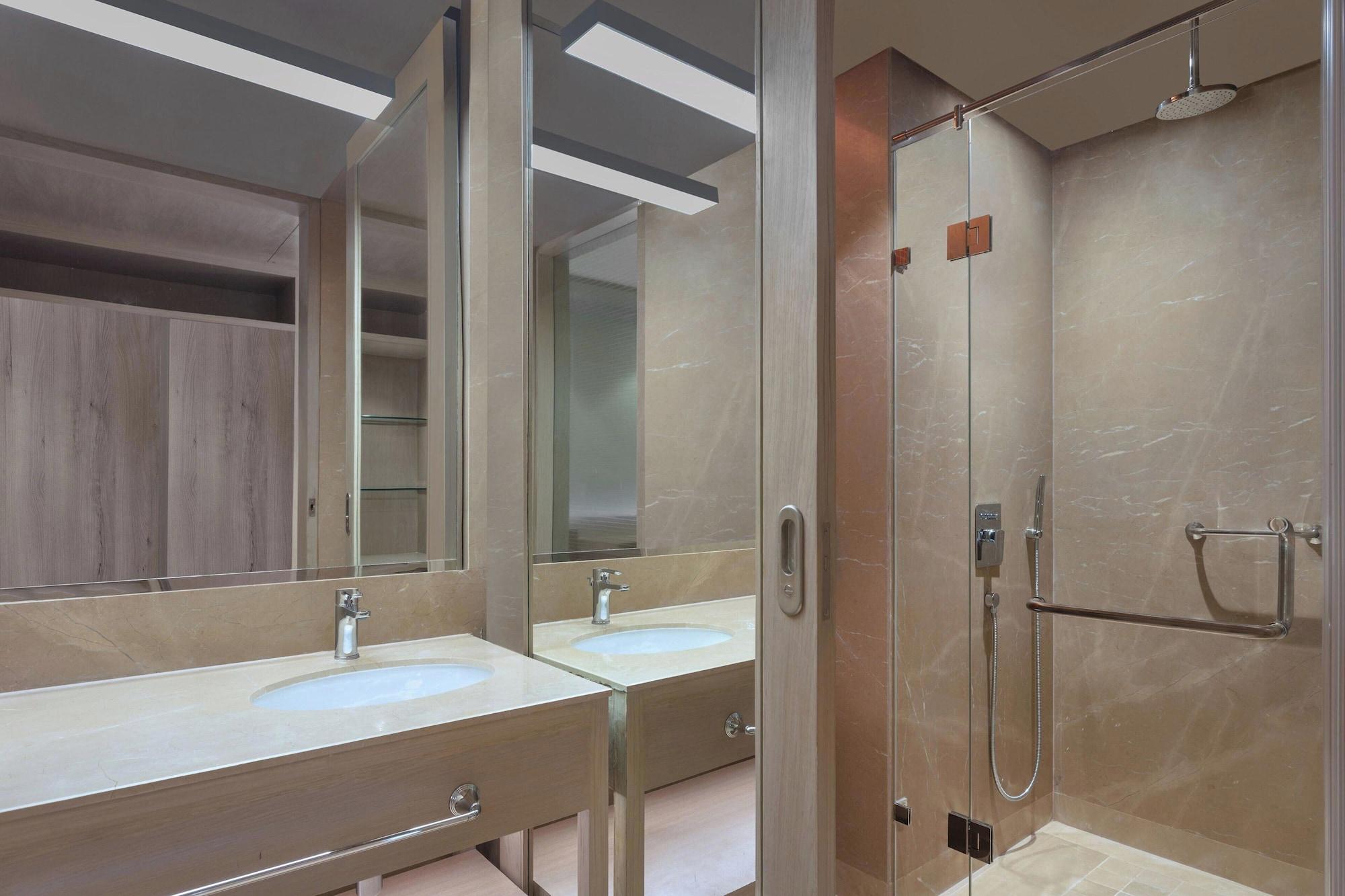 1 Bedroom, Savvy, Club, Suite, Aloft Kathmandu Thamel 2/2