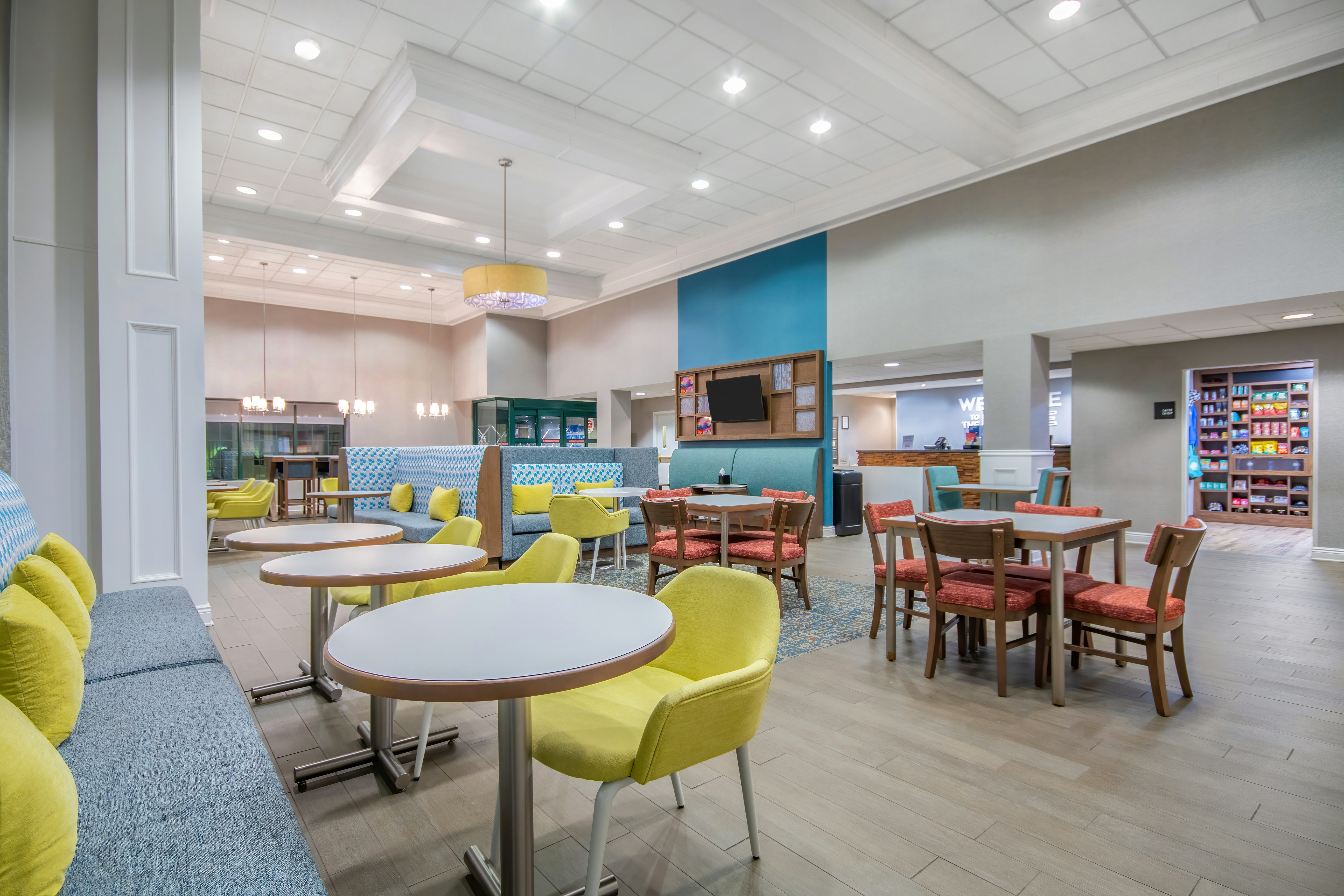 Hampton Inn East Aurora 18/21
