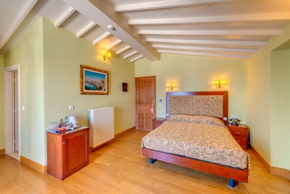 SUPERIOR, SUITE, SEA VIEW