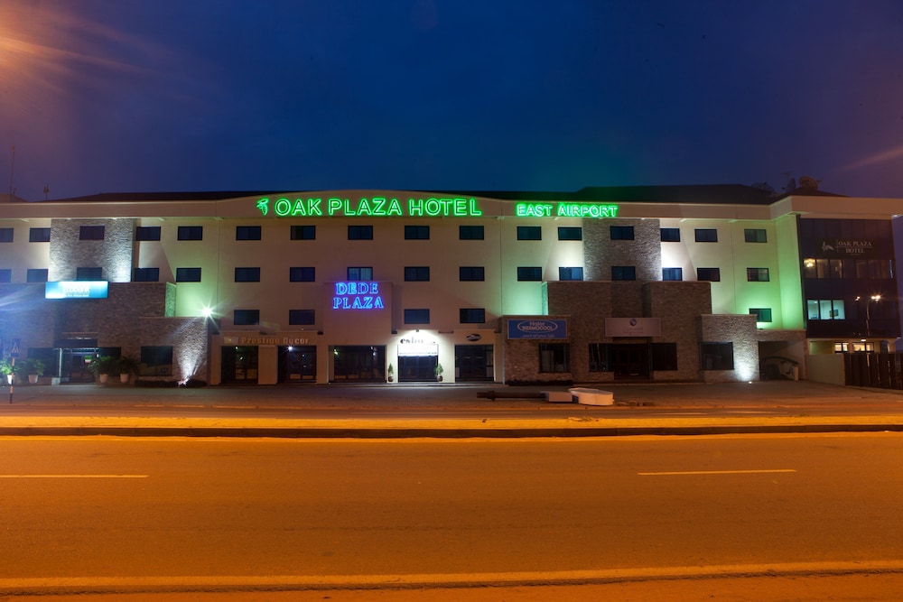 Oak Plaza East Airport Hotel in ACCRA