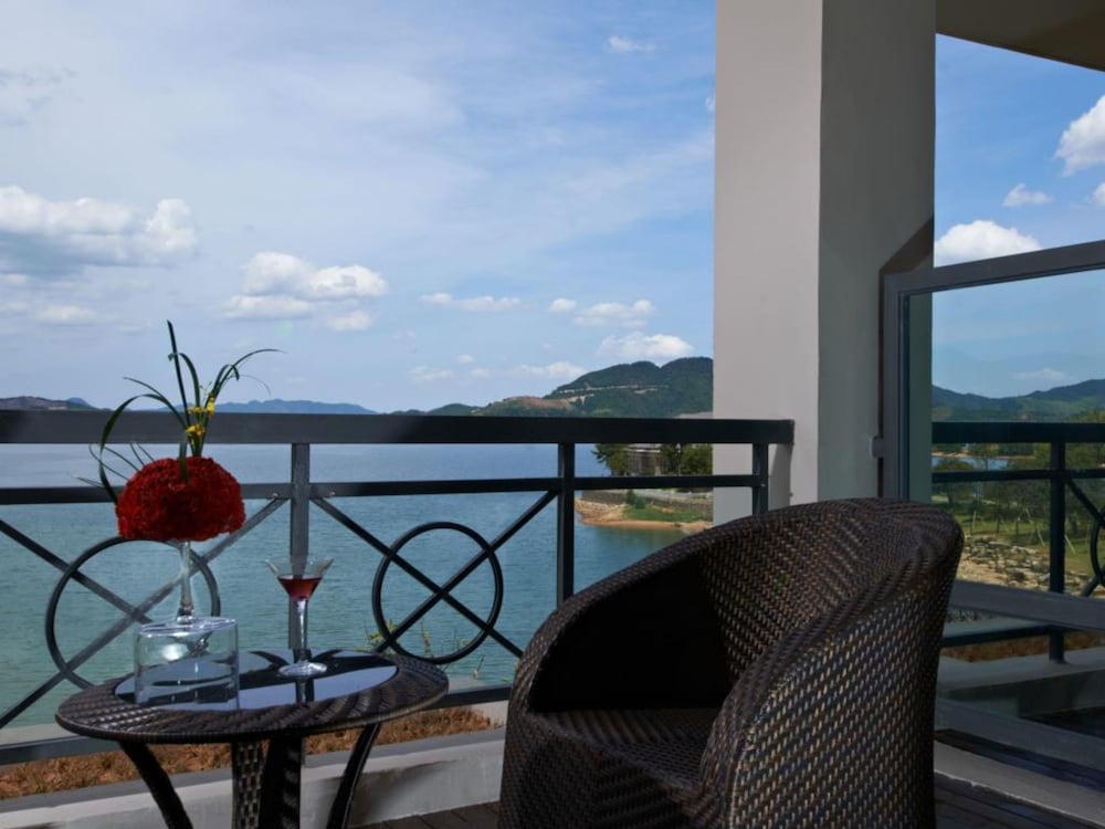 NEW CENTURY RESORT SIMING LAKE YUYAO 19/29