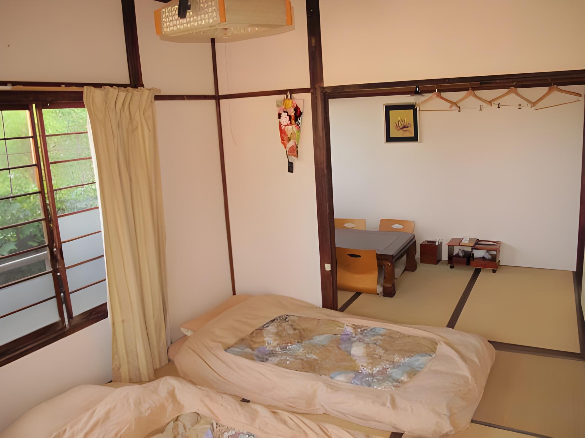 Suite, Single Bed, Queen Bed, Private Bathroom