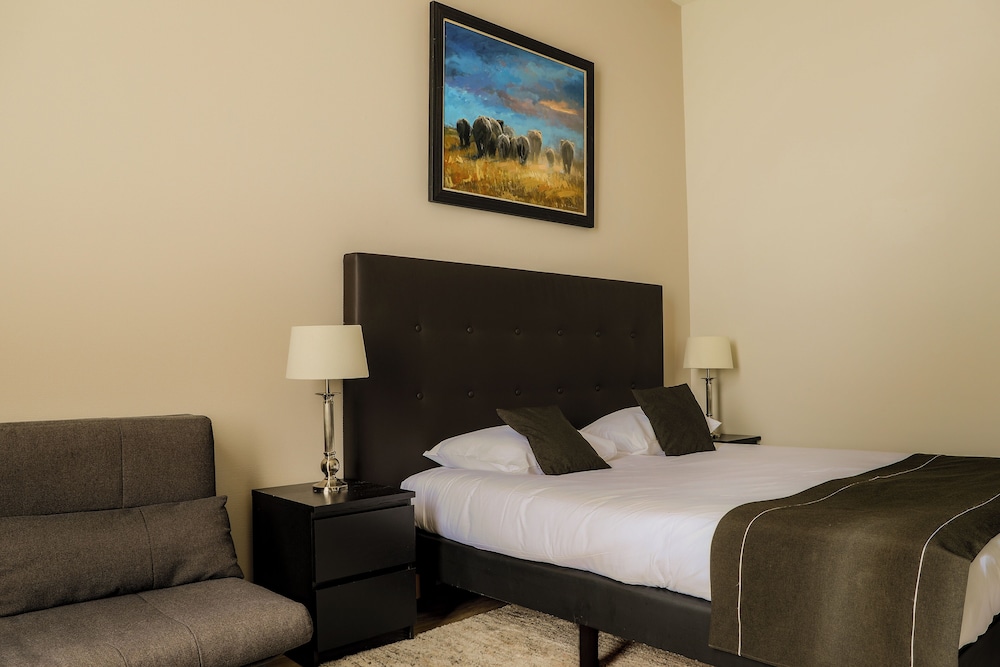HOTEL CHARIOT 23/50