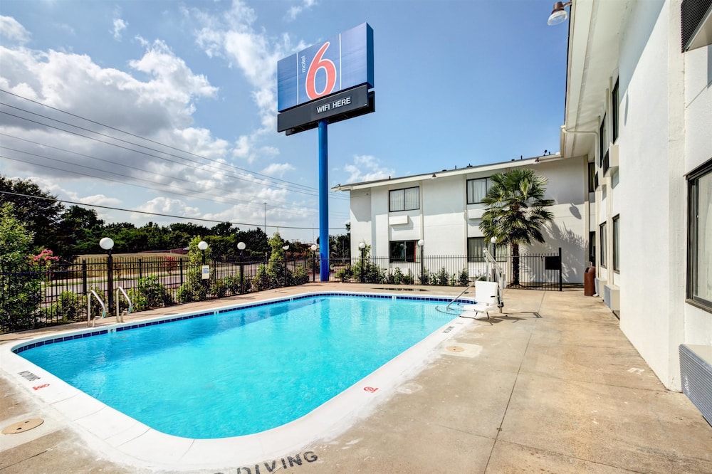 Motel6 Dallas, TX - South 38/43