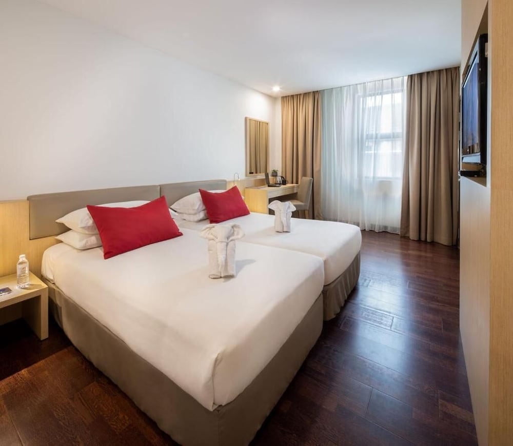 Rocana Hotel 11/40