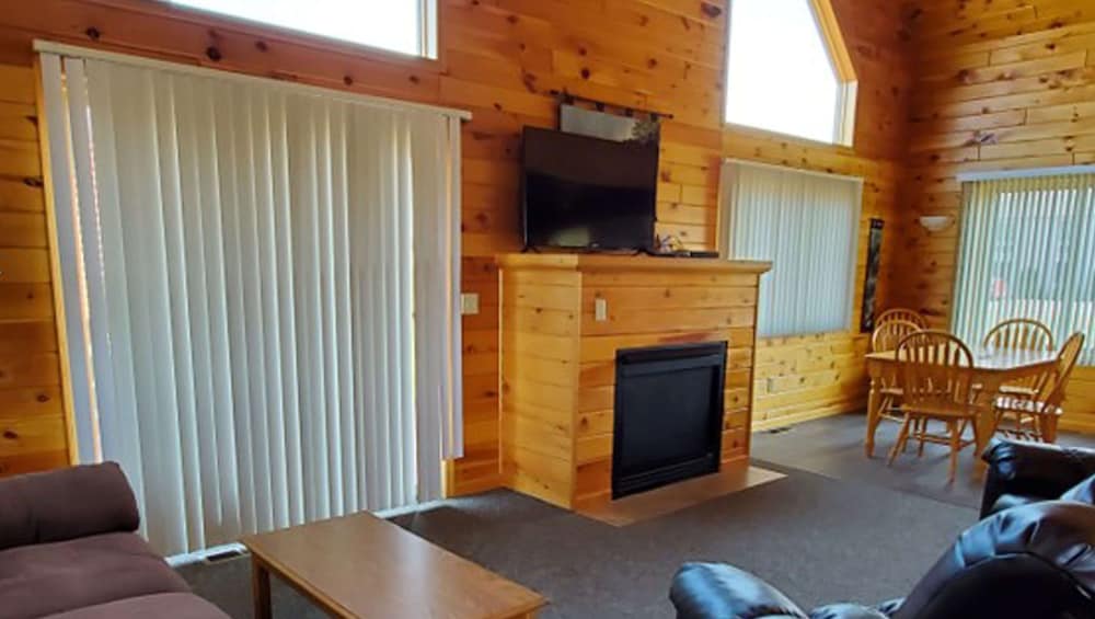 Jasper Ridge Inn Ishpeming 7/75