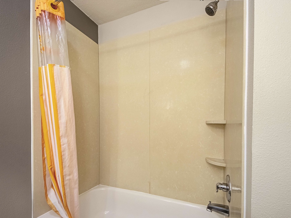 La Quinta Inn & Suites by Wyndham McKinney 45/45