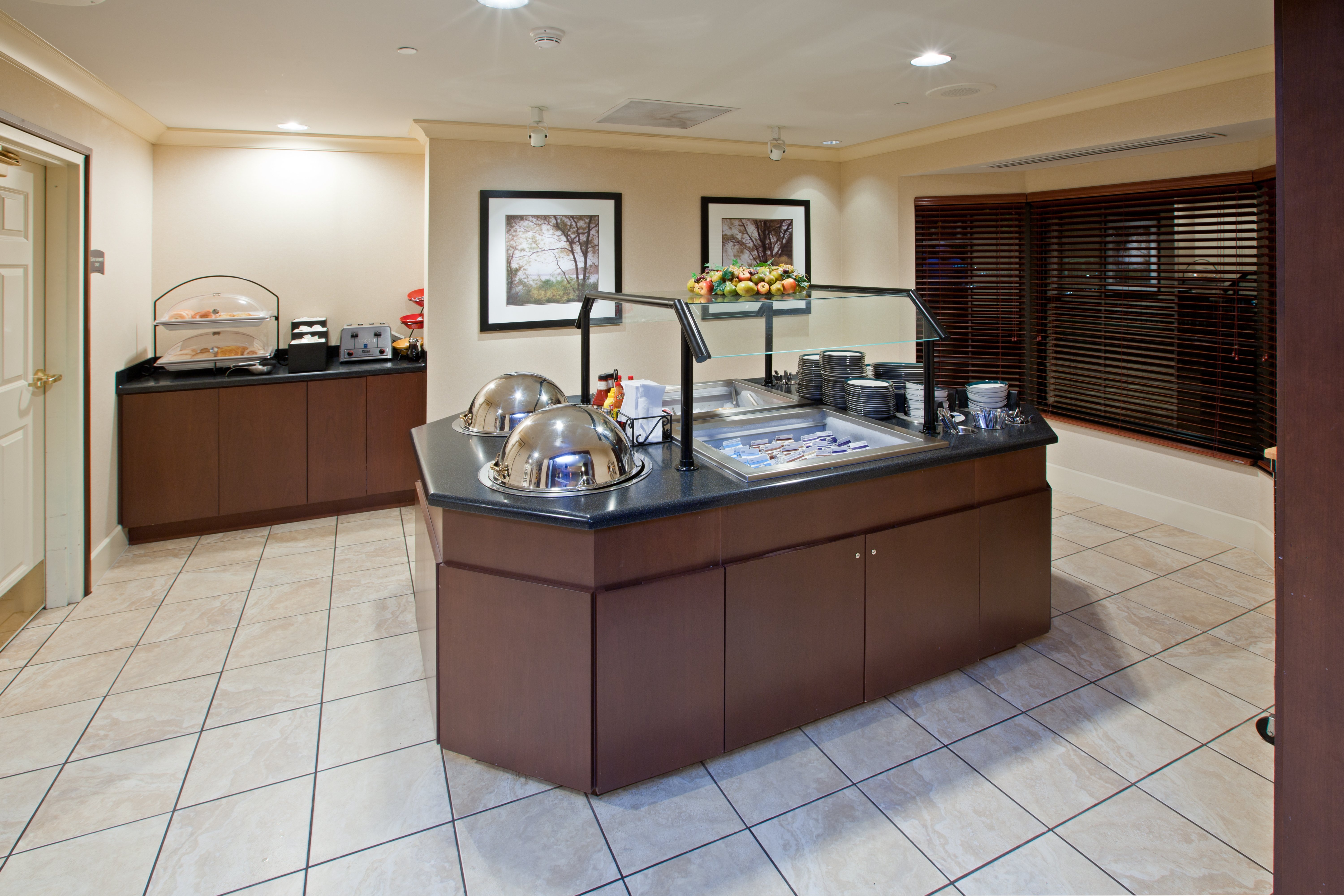 Staybridge Suites Indianapolis Airport 5/70