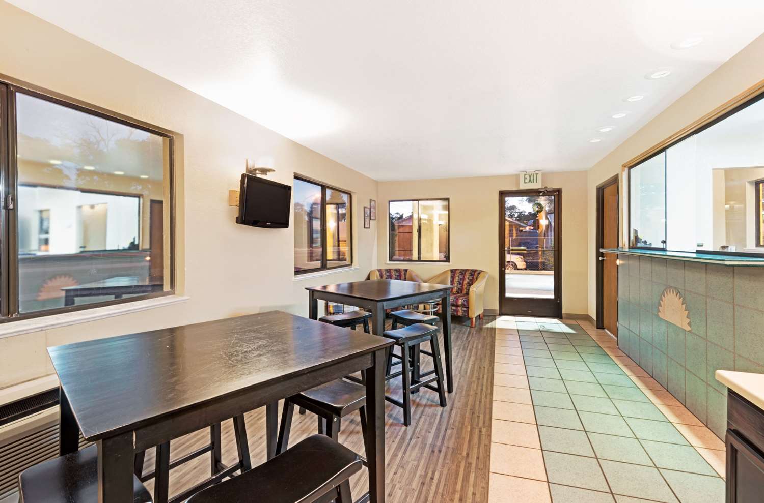 Days Inn by Wyndham Espanola 17/23