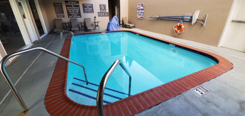 Comfort Inn & Suites Near Universal - N. Hollywood - Burbank 48/68