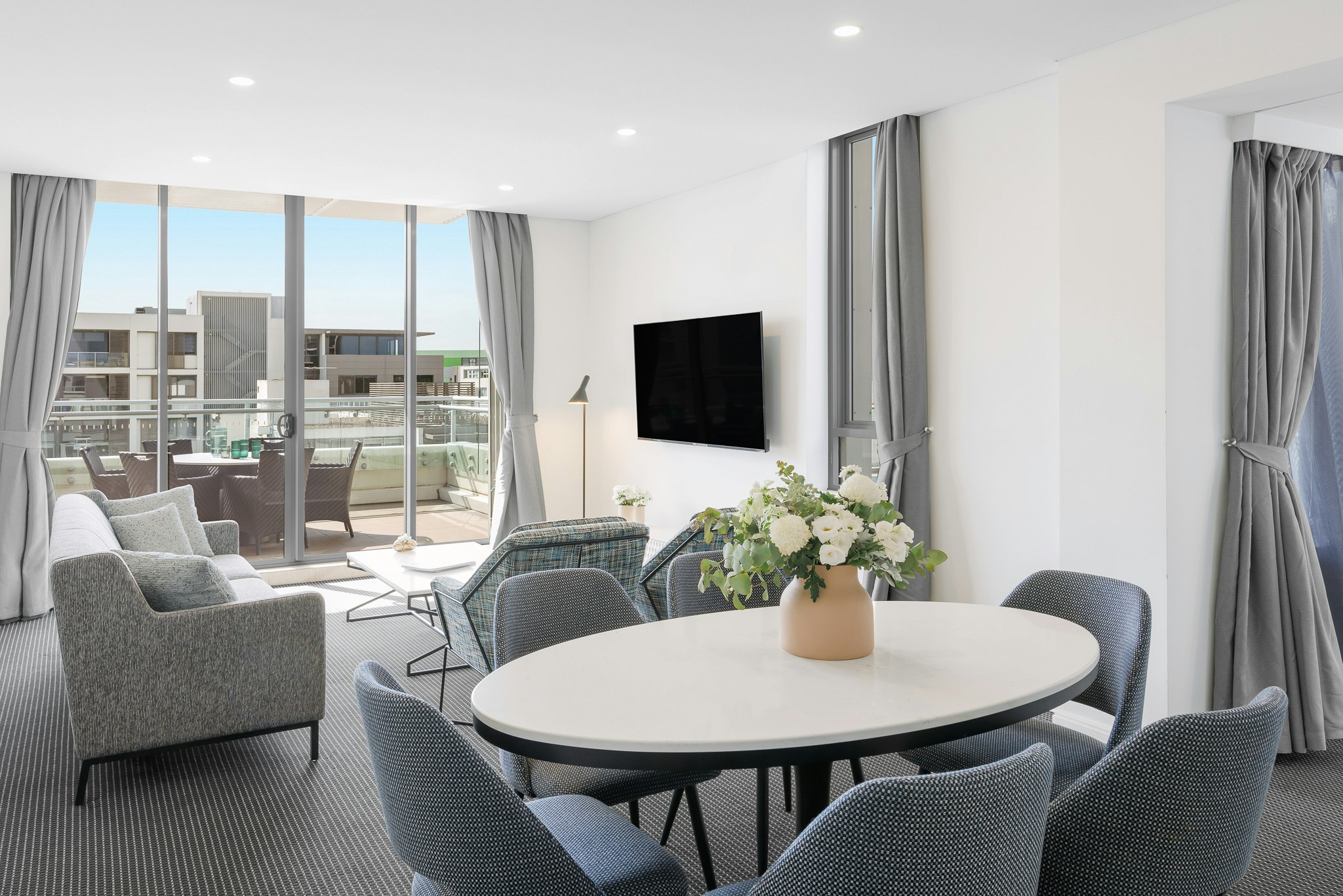 Meriton Suites Zetland 12/22