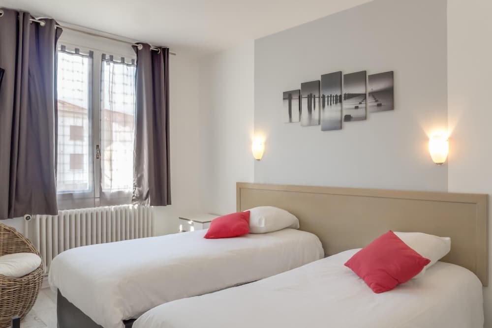 HOTEL LE BOURGOGNE 12/50
