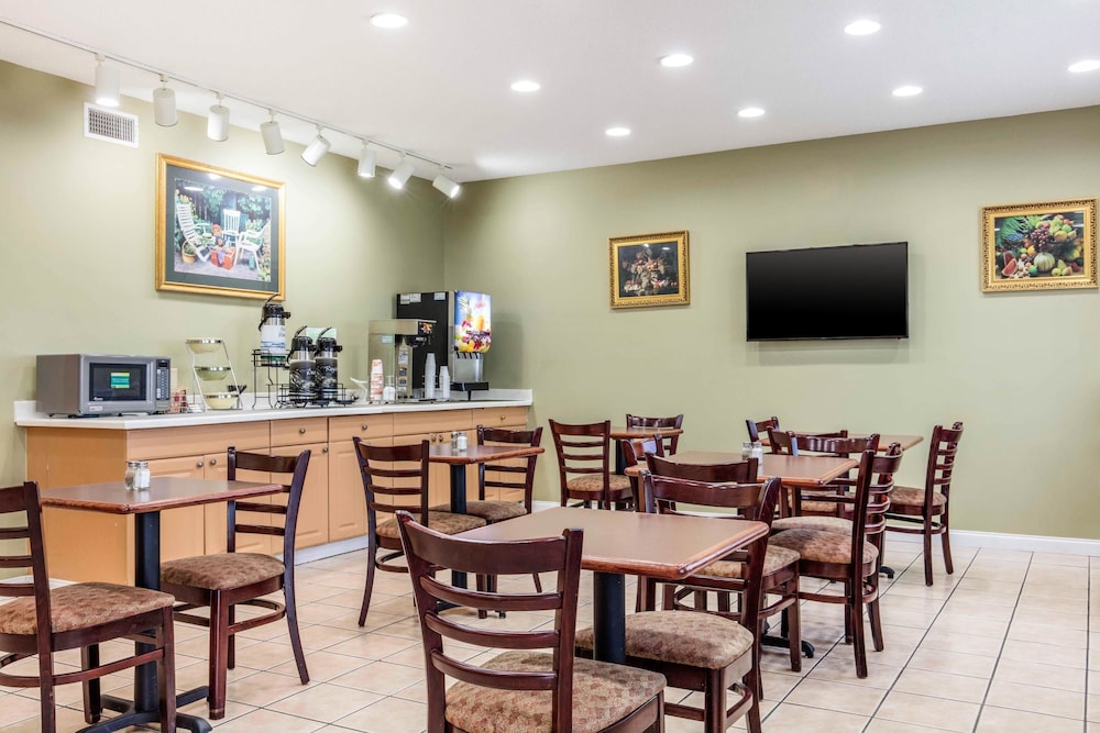 Quality Inn and Suites Pearl-Jackson 29/36