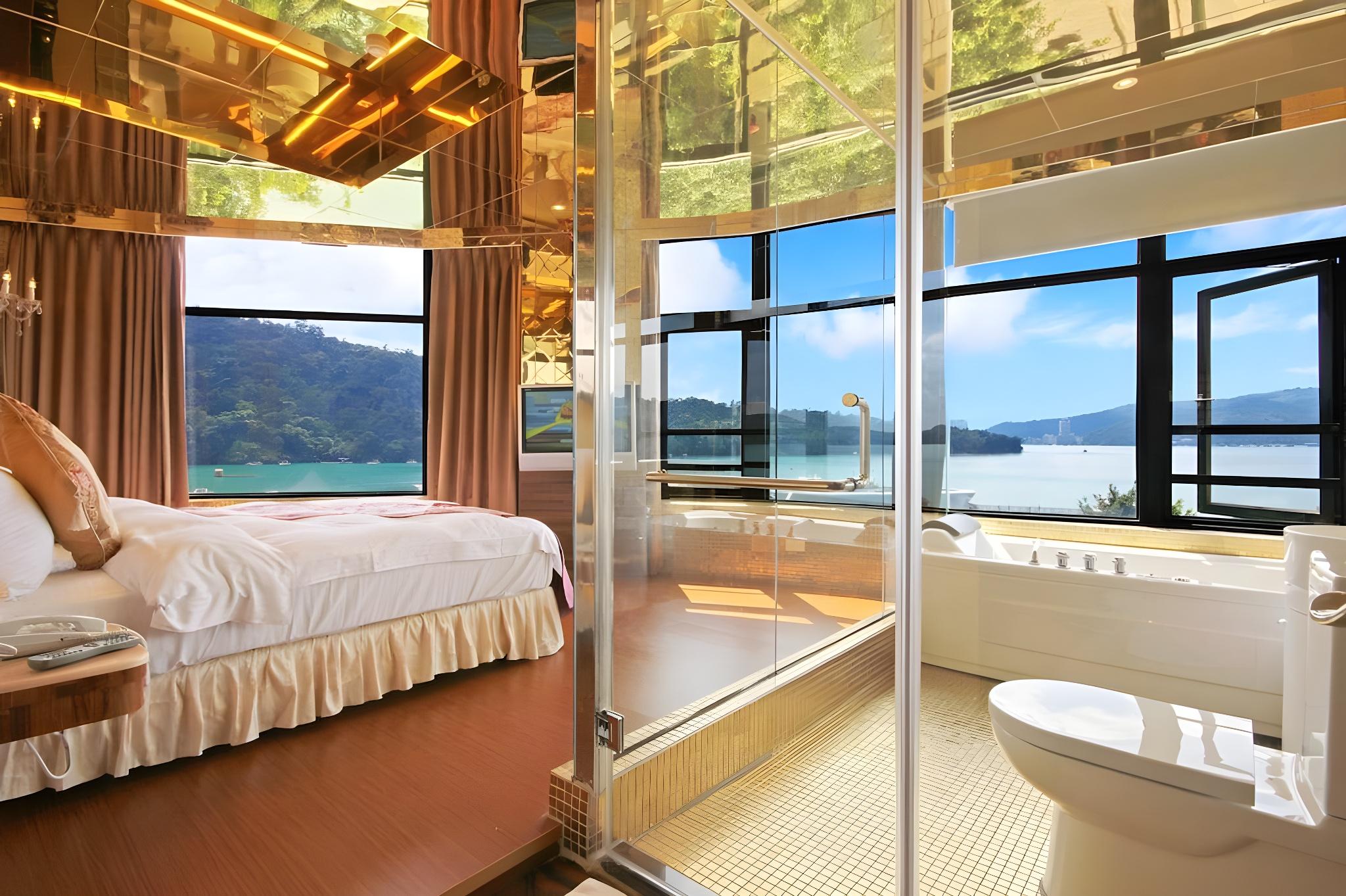Tower, Deluxe, King Bed