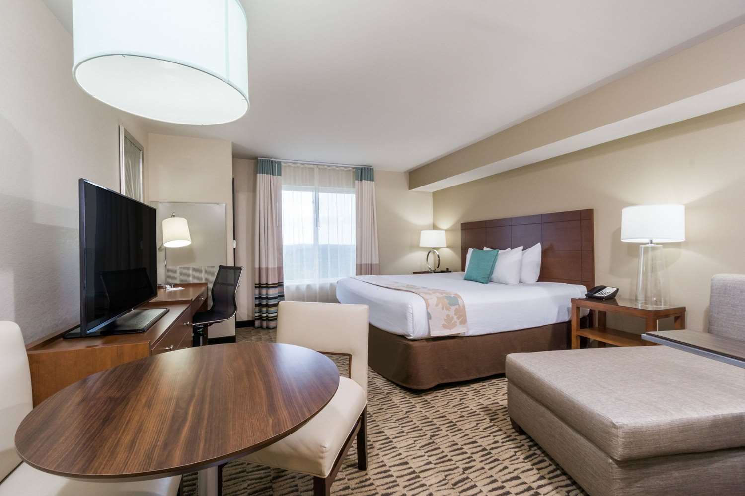 Hawthorn Suites By Wyndham Wheeling At the Highlands 12/45