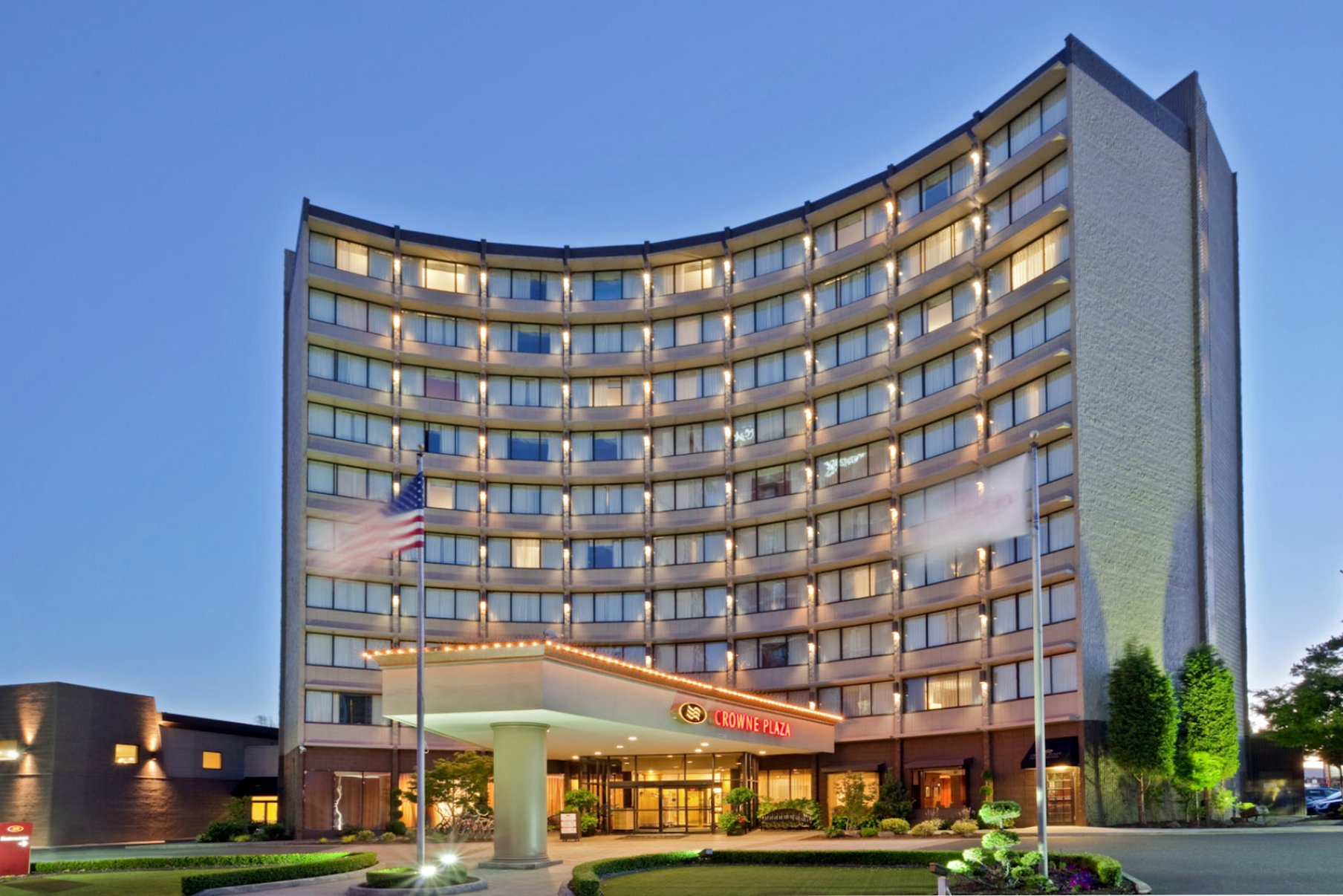 Crowne Plaza Portland Convention Center 3/82