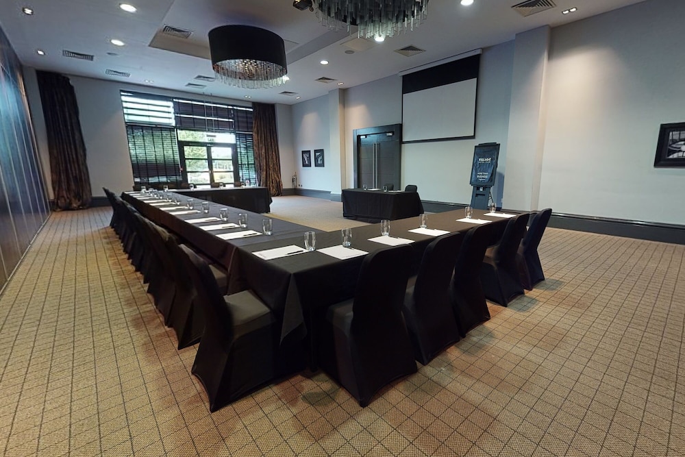 Village Hotel Leeds South 52/63