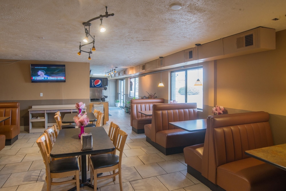 Americas Best Value Inn Lincoln Airport 25/32