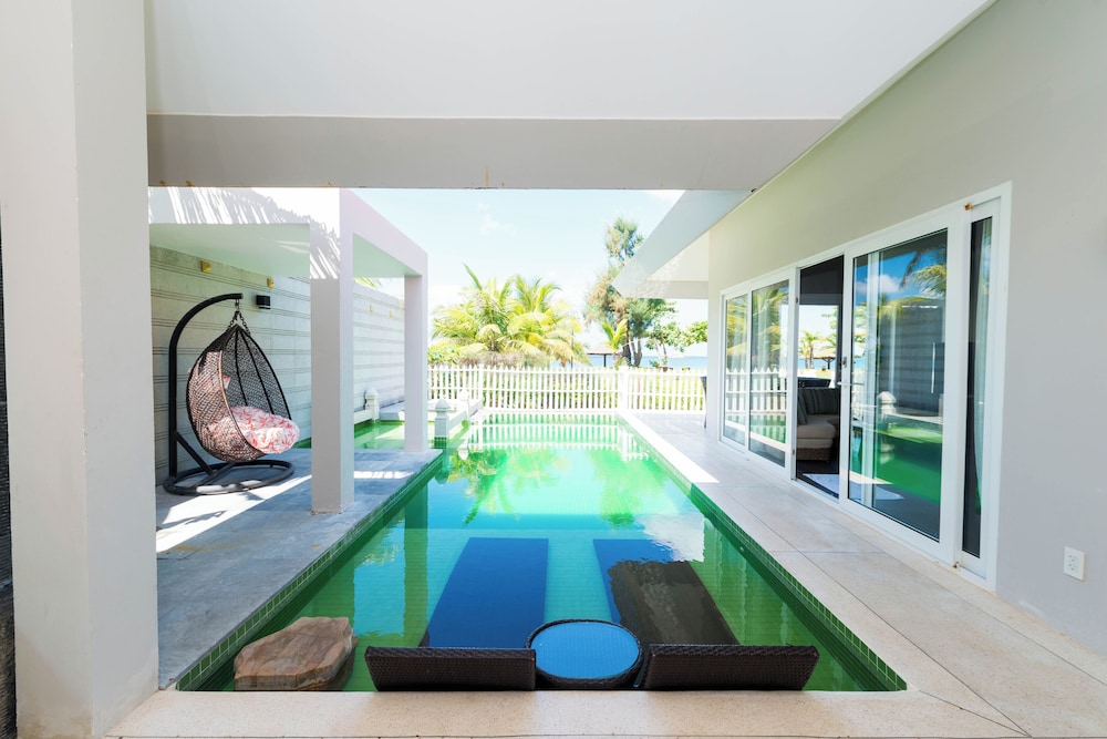 swimming pool spa