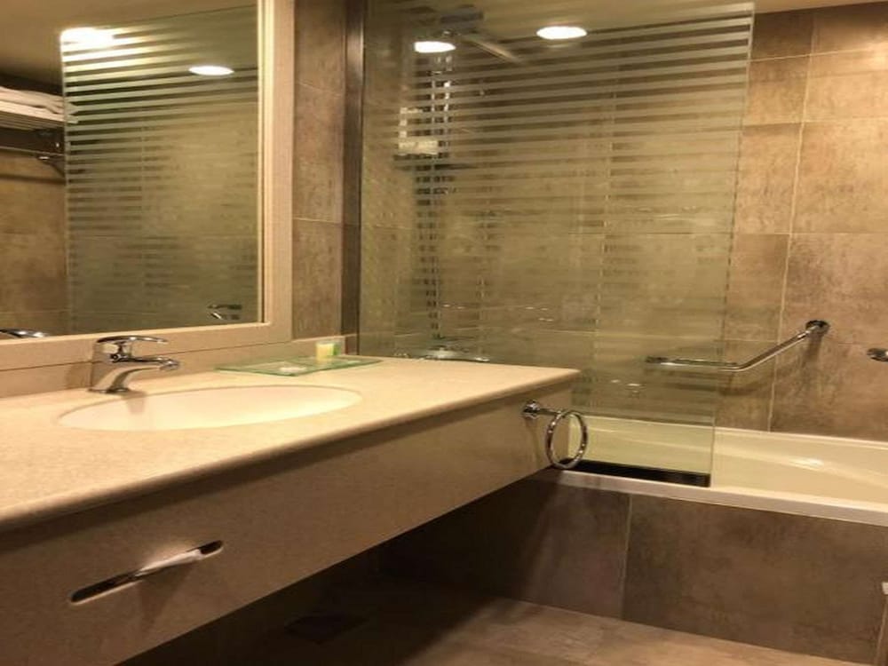 فندق جولدن توليب الخبر كورنيش(Golden Tulip Al Khobar) 35/81