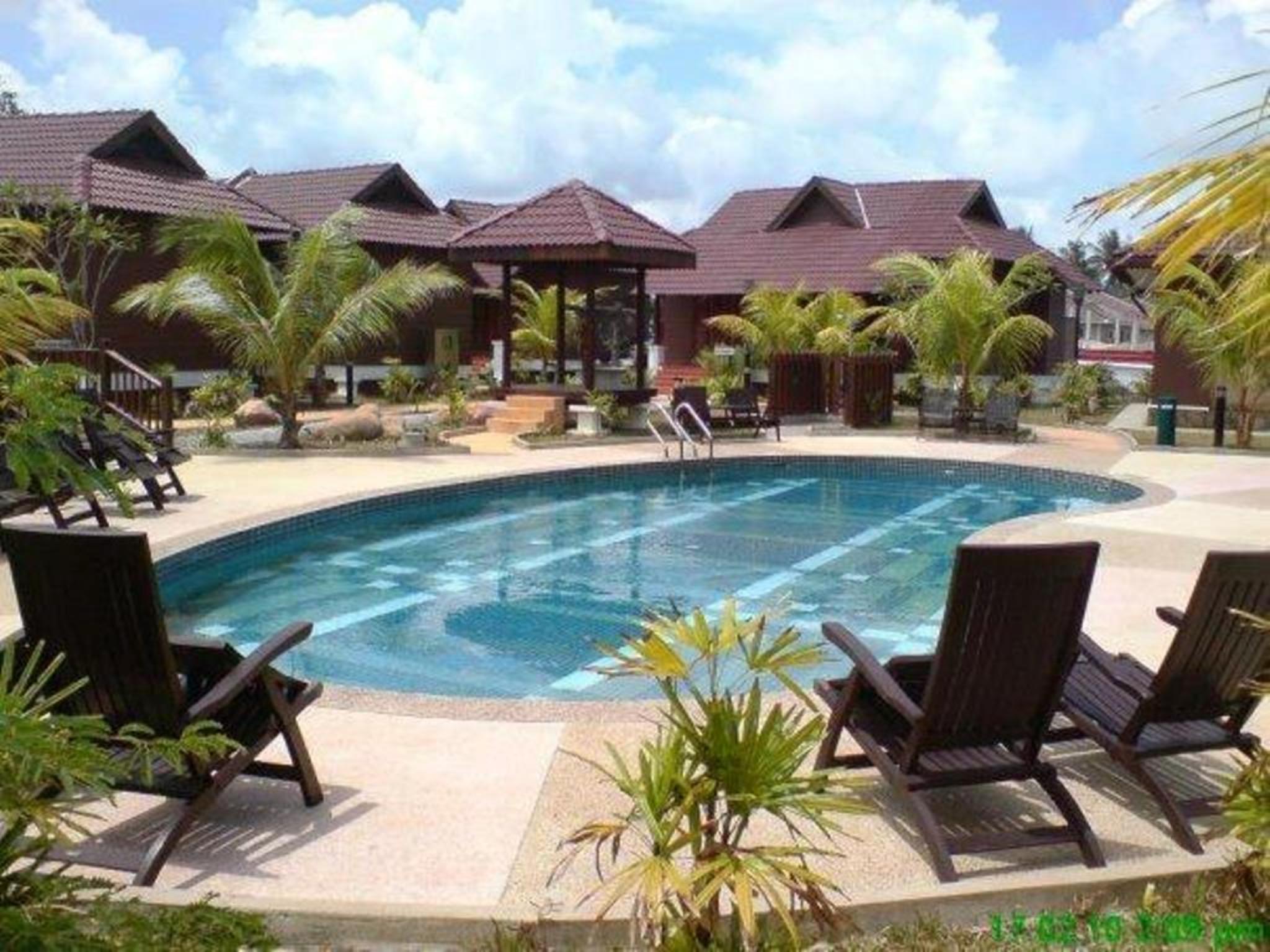 Ulek Beach Resort 4/23