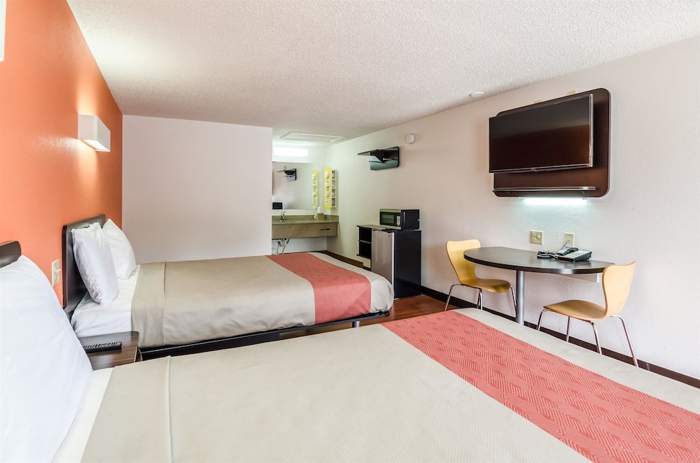 Motel6 Troutville, VA 33/54