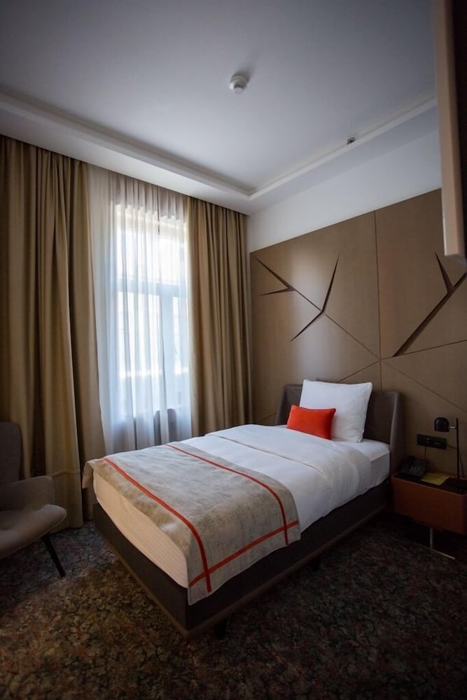 Hotel Austria & Bosna 10/64