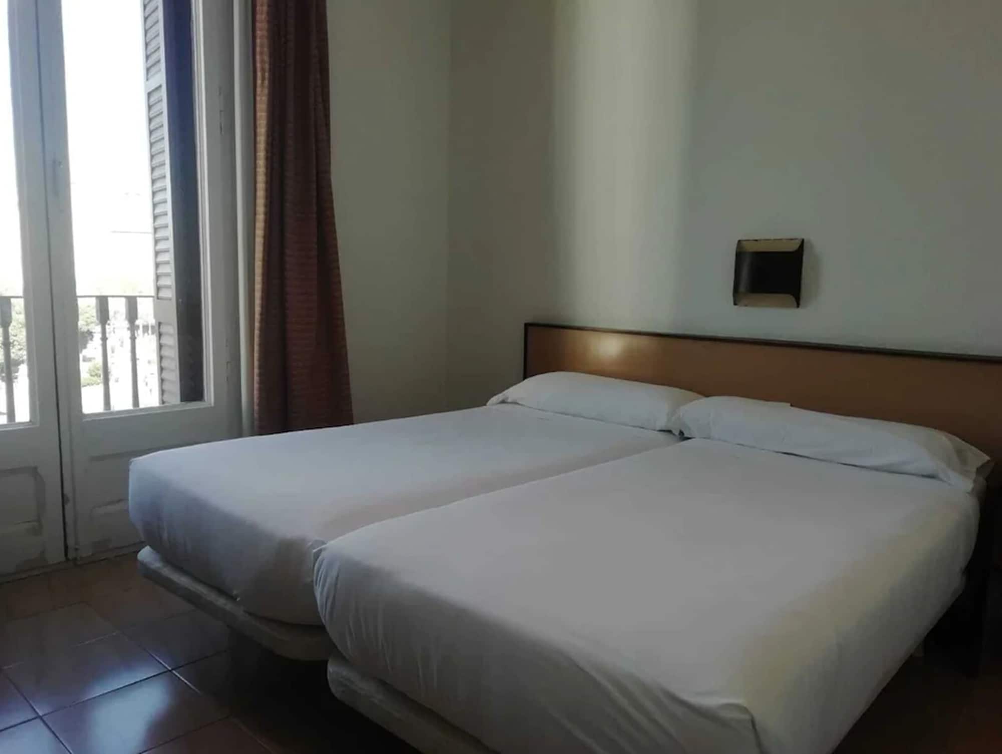 ROOM, DOUBLE BED, CITY VIEW