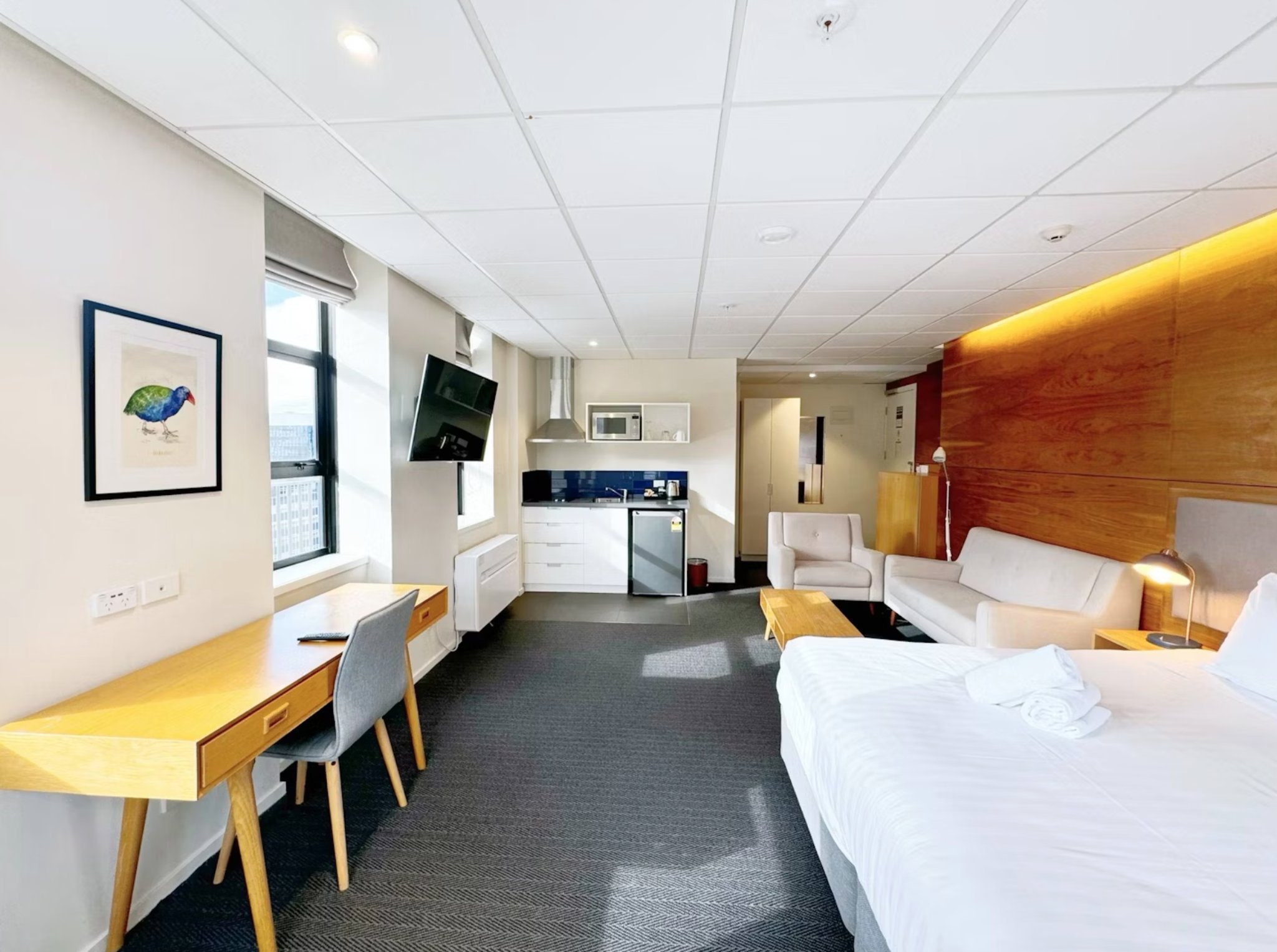 DELUXE, STUDIO, KING BED