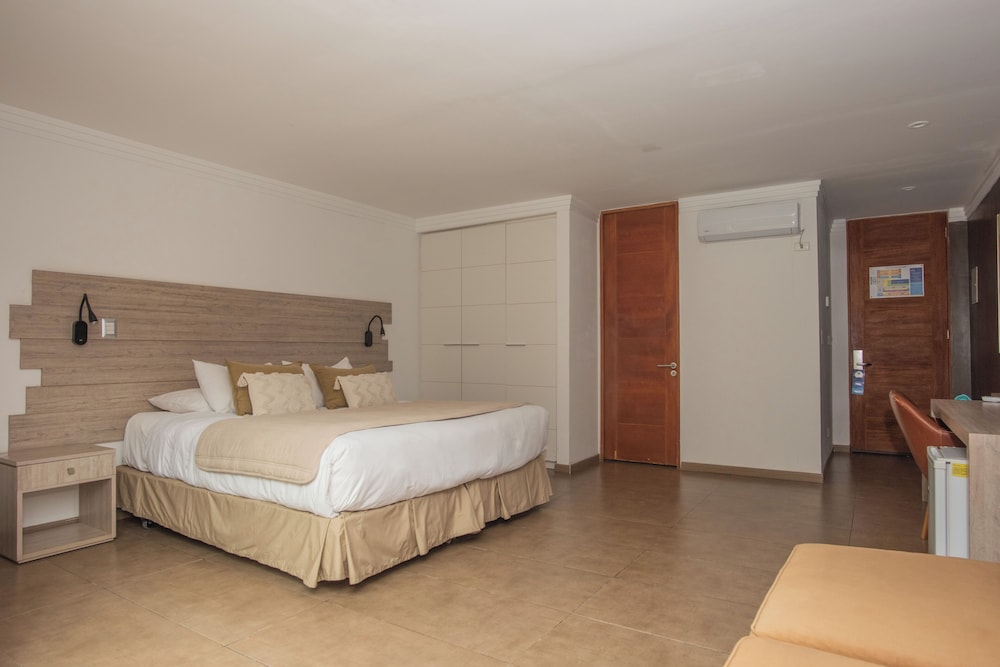غرفة سوبيريور بسرير كينج بإطلالة على الحديقة، Hotel Mae 2/8