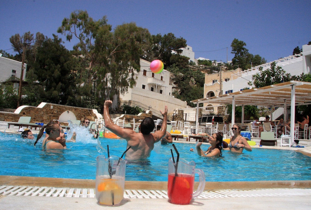 Armadoros Hotel / Ios Backpackers 32/47