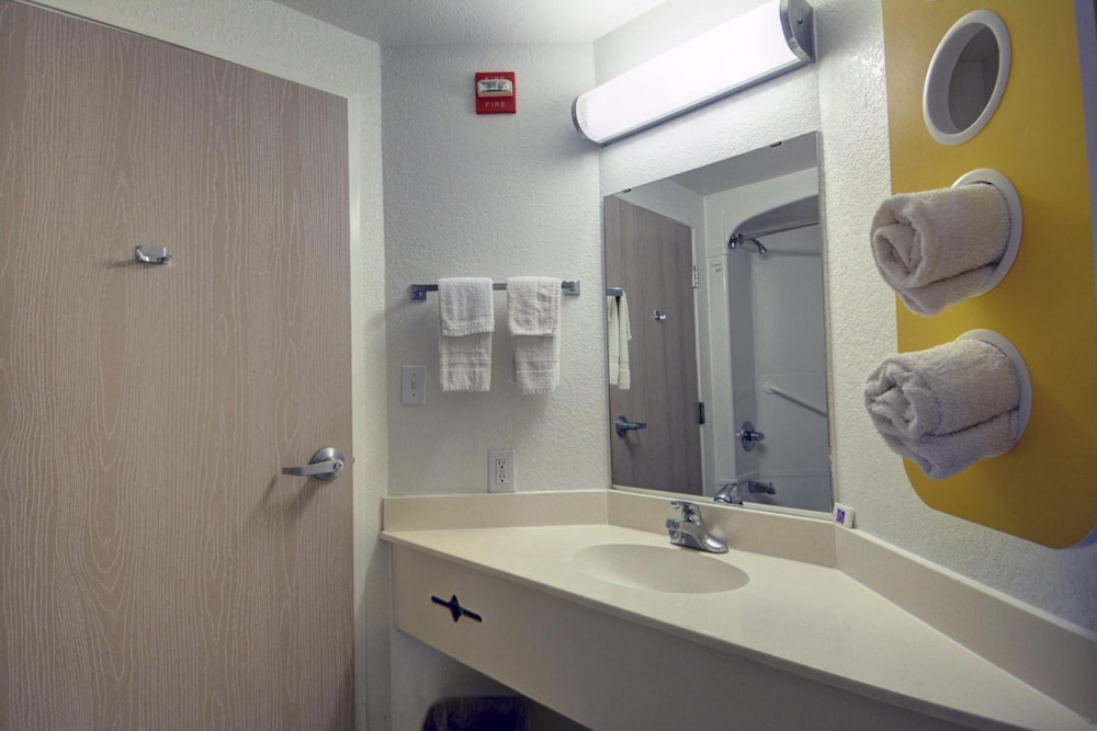 Motel6 Denison, TX 56/56