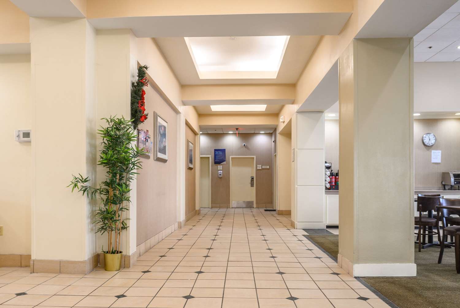 La Quinta Inn & Suites by Wyndham New Haven 11/49